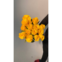 Букет из 19 желтых роз